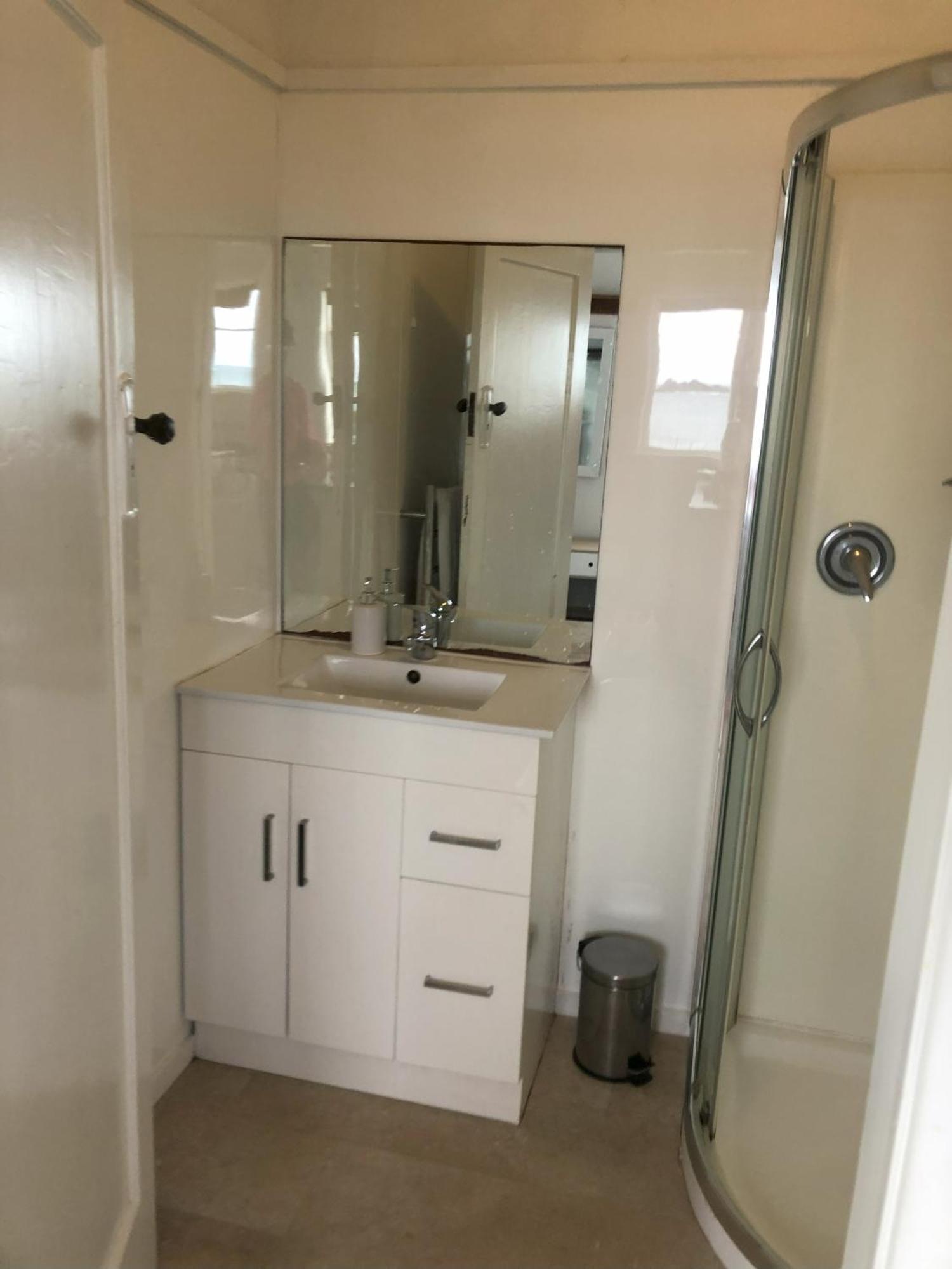 Seafront Haven In Island Bay With Deck, Outdoor Bath, And Parking Apartment Wellington Exterior photo