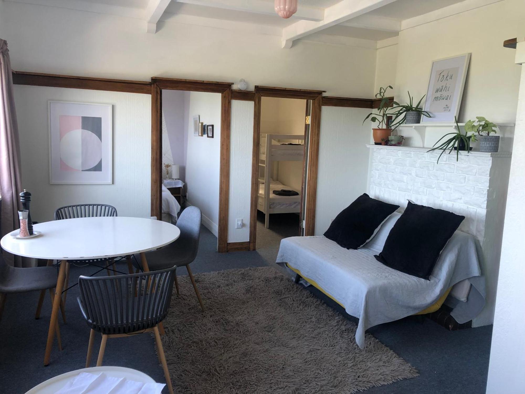 Seafront Haven In Island Bay With Deck, Outdoor Bath, And Parking Apartment Wellington Exterior photo